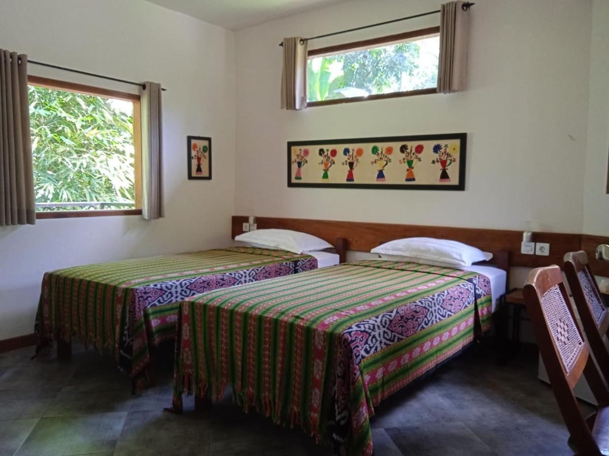 The Country House Senggigi Exterior photo