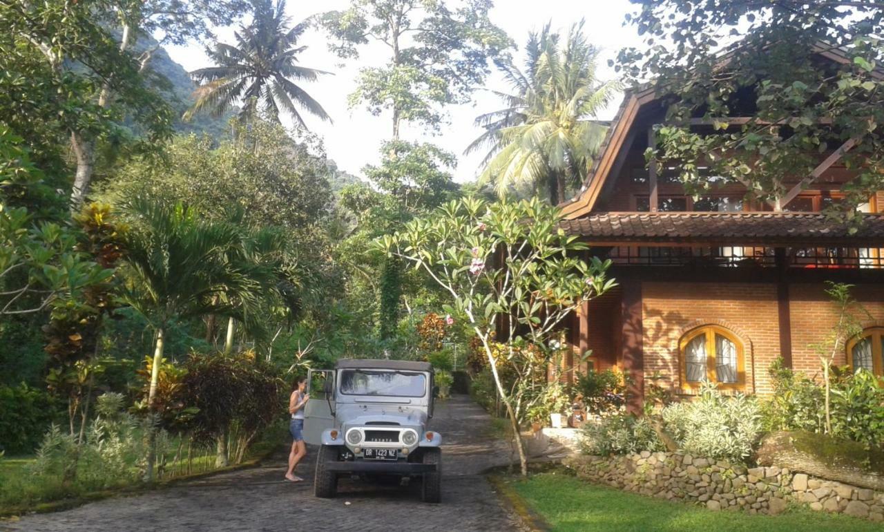 The Country House Senggigi Exterior photo